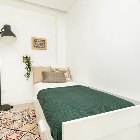דירה Botanical Design W Terrace For 2 In Uptown Area