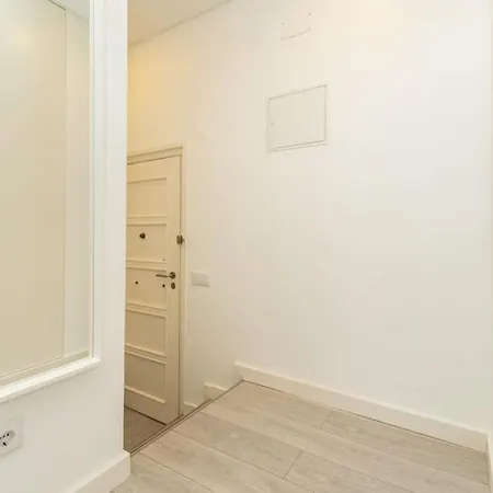 דירה Botanical Design W Terrace For 2 In Uptown Area