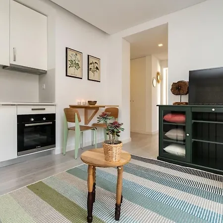 דירה Botanical Design W Terrace For 2 In Uptown Area *